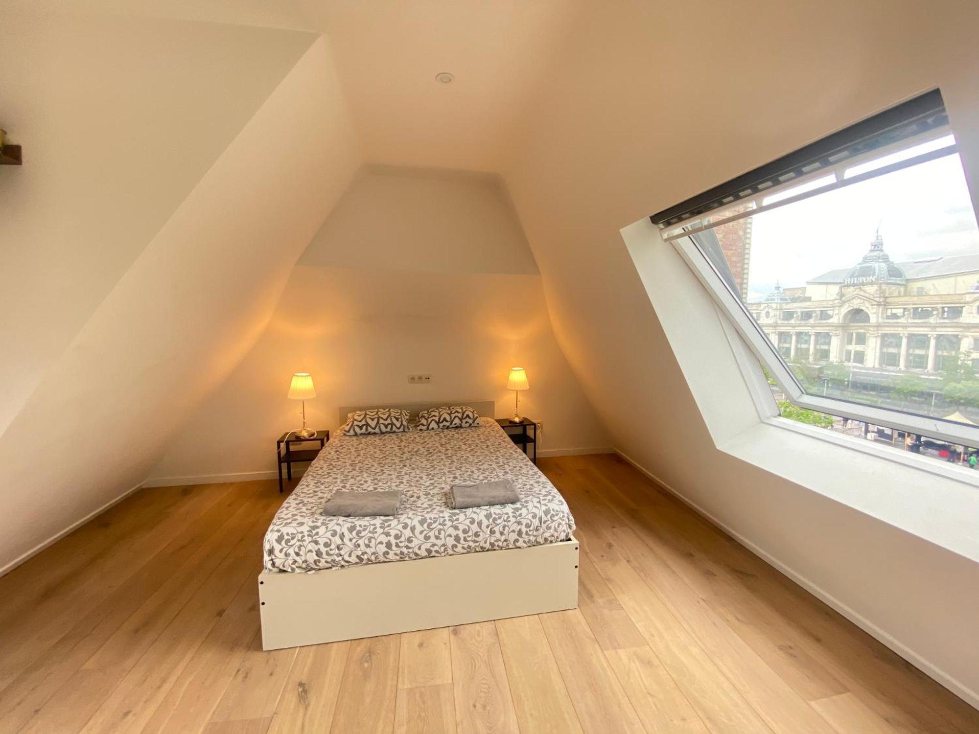 The Central Square Residence Antwerpen Bagian luar foto